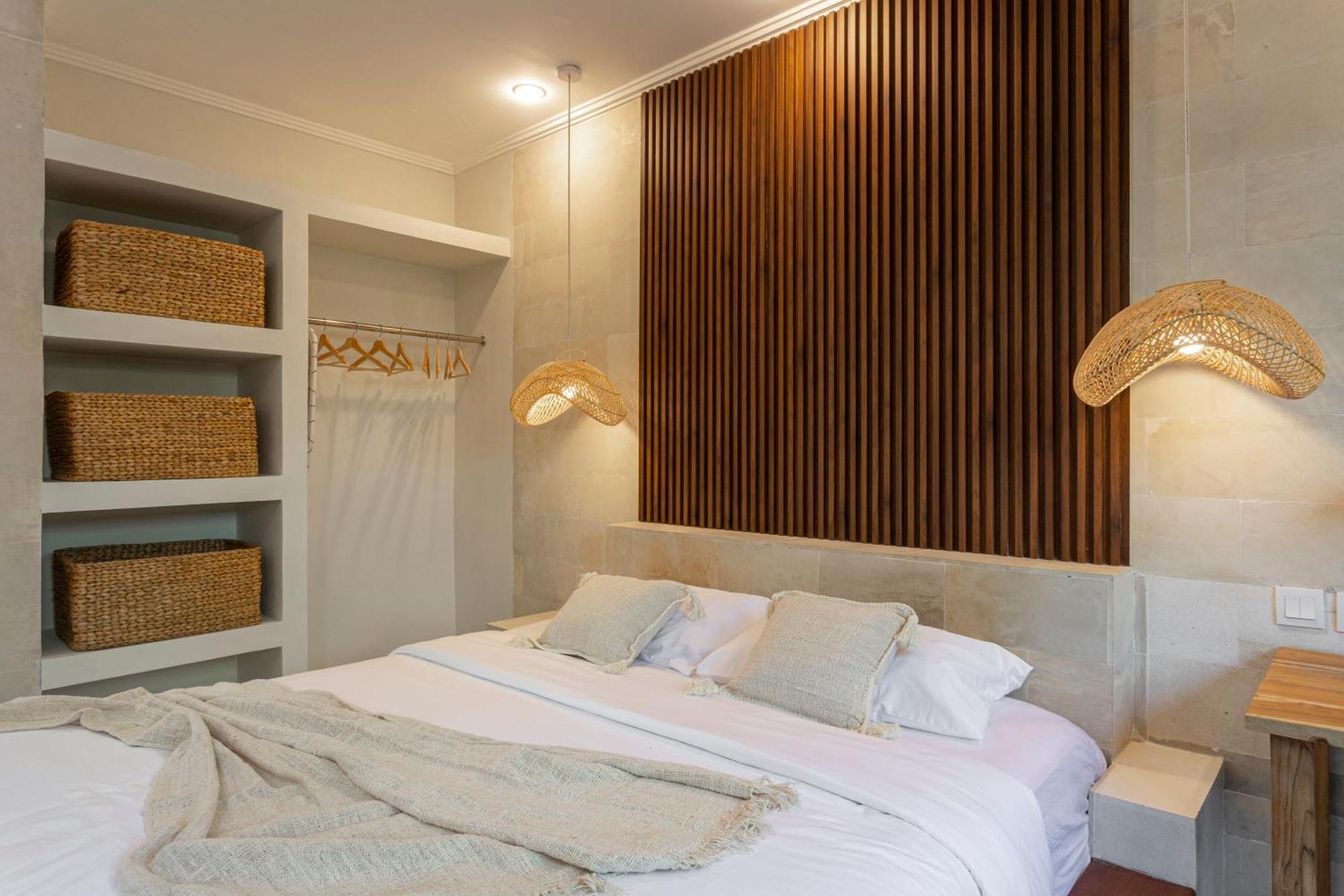 Designer Emy Sanur (Bali)
